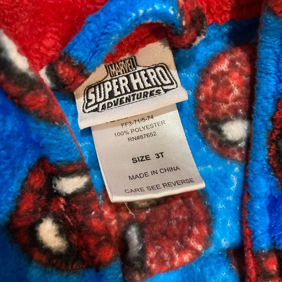 Robe and pjs - Picture 2 of 3